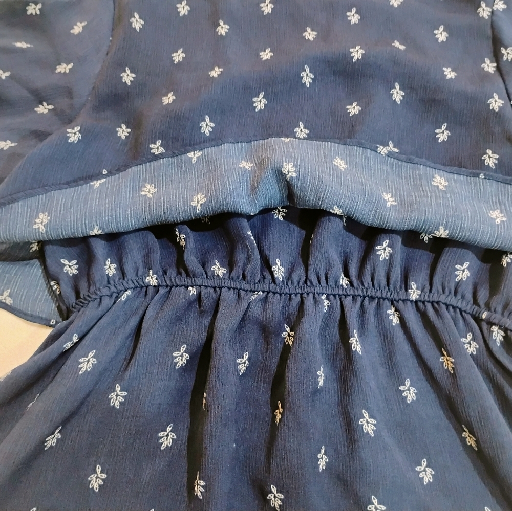 Andree Navy Blouse with White Accents - Picture 2 of 7